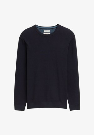 Tamsiai mėlynas megztinis su apvalia kaklo iškirpte, ilgomis rankovėmis, raukšlėtais rankogaliais ir apatine dalimi; minkšta tekstūra su subtiliu horizontaliu raštu.