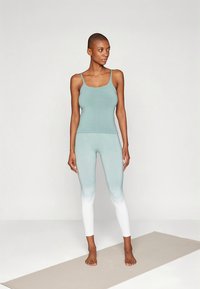 Yogasearcher Viršus - lichen