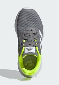 adidas Performance TENSOR - Scarpe da camminata - grey three   cloud white   lucid lemon
