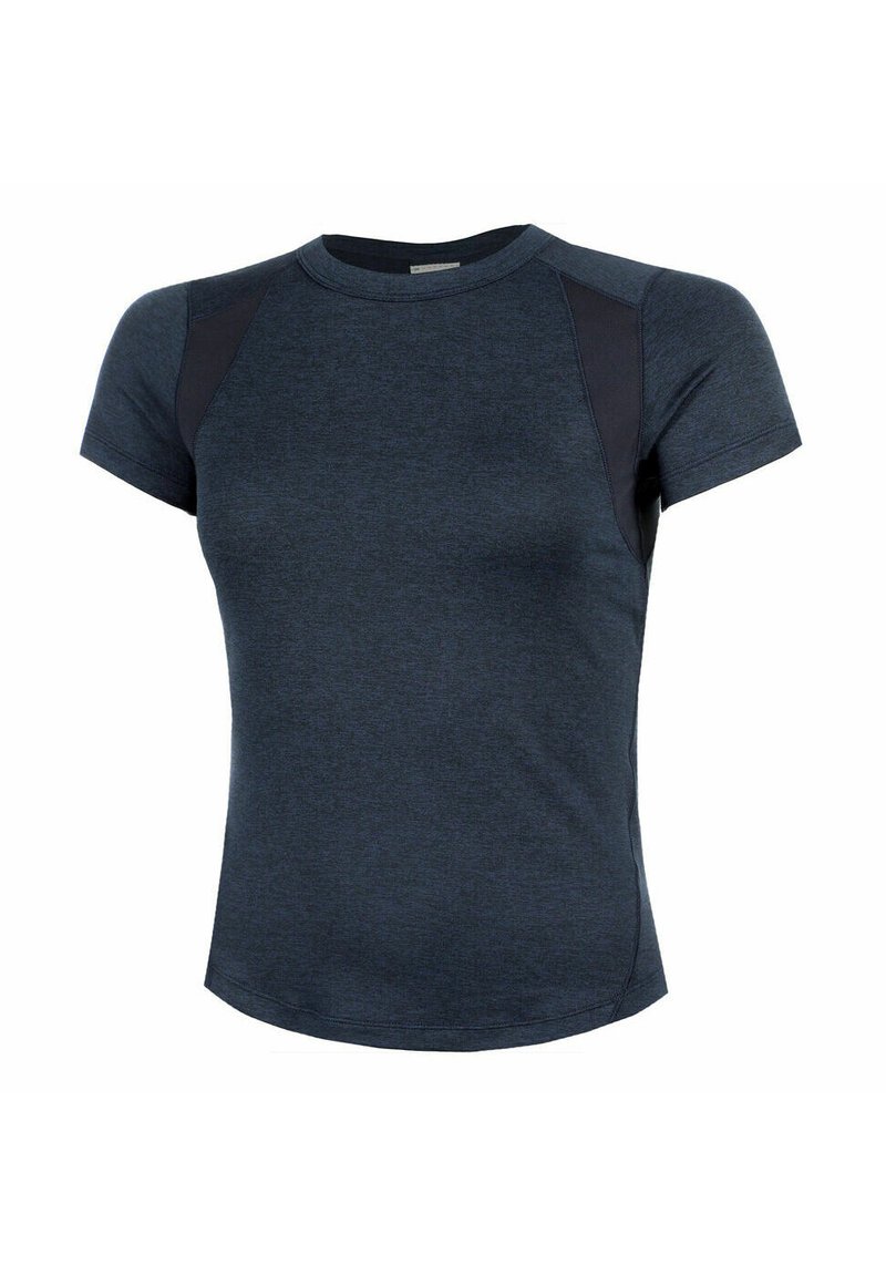 Marineblauw sportshirt met korte mouwen, zwarte schouderpanelen en een ronde hals.