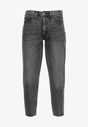 Schwarz gewaschene Jeans aus Denim mit hoher Taille, Knopfverschluss sowie Vorder- und Gesäßtaschen, dargestellt vor weißem Hintergrund.