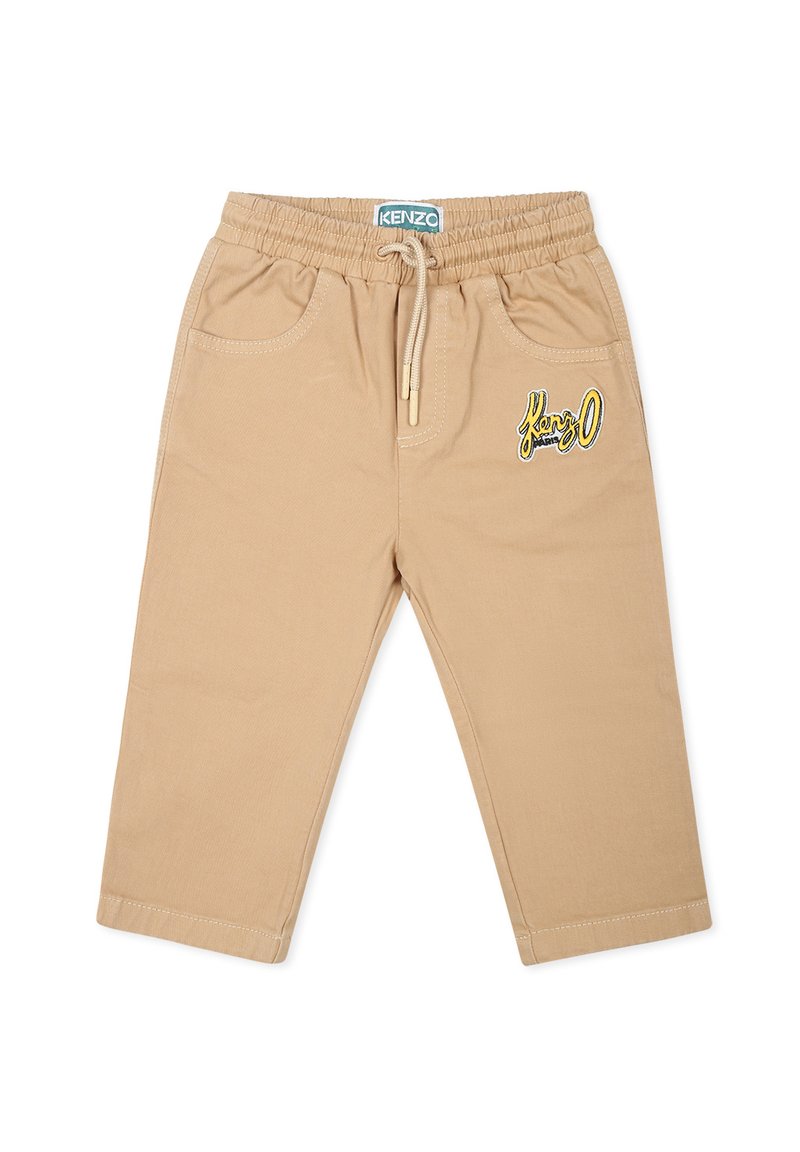 Pantaloni in cotone color cachi con cintura elasticizzata e cordoncino. Presentano un logo ricamato sulla tasca sinistra e tasche laterali.