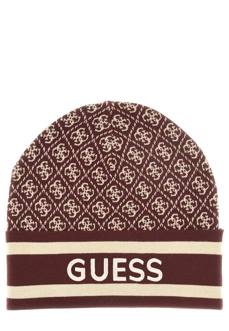 Pipo-hattu syvä burgundin värissä, jossa on beigen sävyinen geometrinen kuvio, ja jossa on vastakkaisen beigen värinen nauha, johon on brodeerattu valkoisella "GUESS".