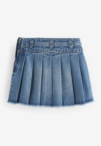 Leren denim plissé rok in lichtblauw met een rafelige zoom, voorzien van een ritssluiting en riemlussen, ontworpen voor een aansluitende taille.