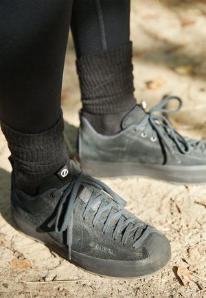 MOJITO WRAP GTX UNISEX - Hiking shoes - black
