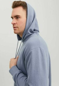 Jack & Jones JJEBASIC HOOD - Hættetrøje - flint stone