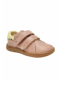 Scarpa da bambina in pelle rosa con due cinturini in Velcro regolabili e suola in gomma marrone, dotata di un colletto al tallone beige morbido.