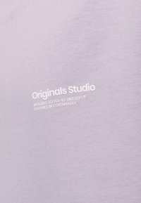 Jack & Jones JORVESTERBRO BACK SS CREW NECK  - Triko s potiskem - lavender frost