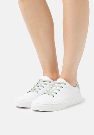 Tenisky - white