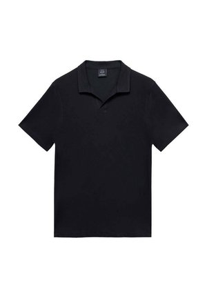 Tricou polo negru cu mânecă scurtă, dintr-un material neted, având un guler clasic și o strălucire subtilă, cu o croială dreaptă și fără modele.
