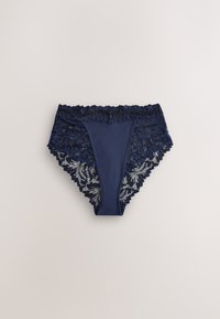 Slip hipster blu navy con sovrapposizione in pizzo a motivi floreali. La fascia vita è smerlata e il tessuto ha una texture liscia.