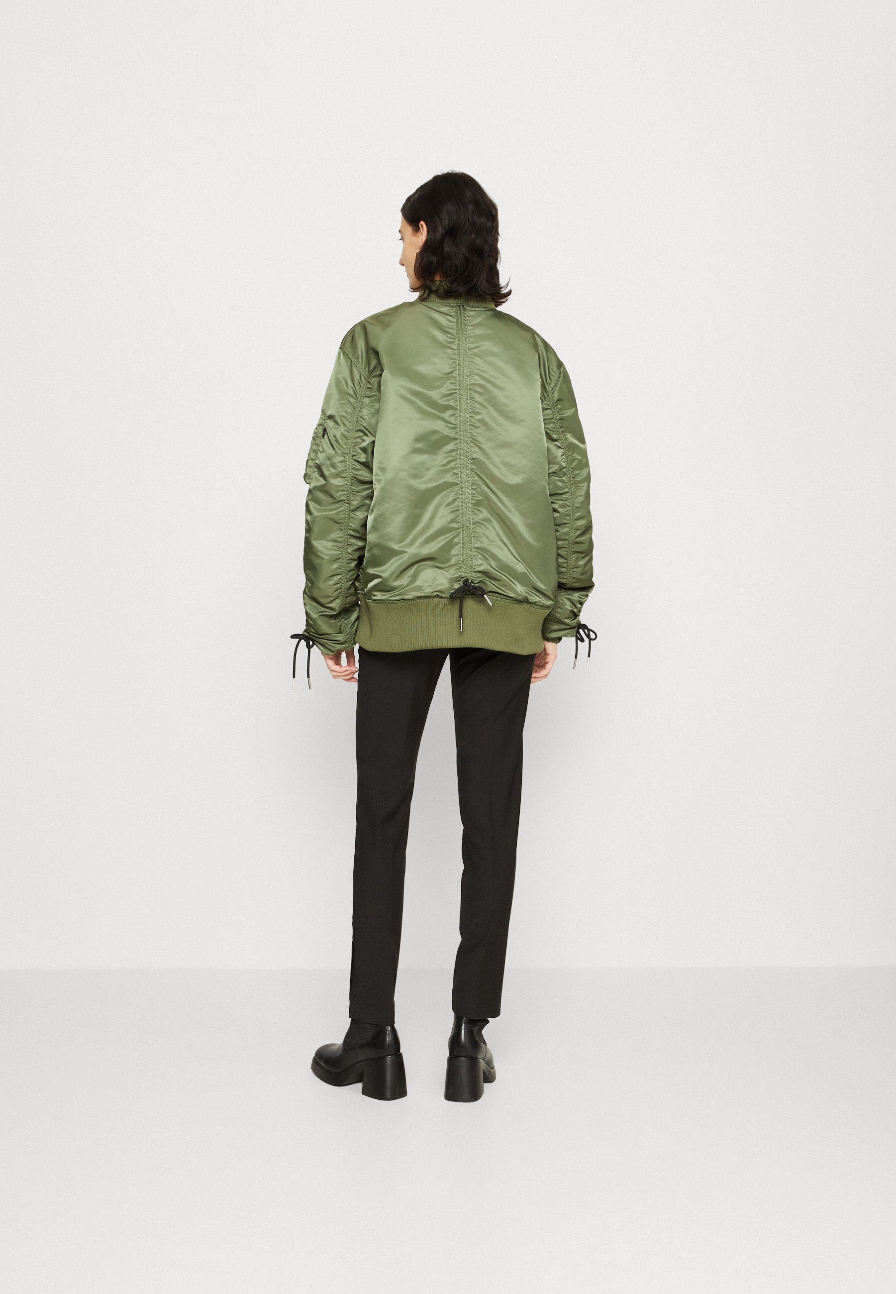 KAKOI SWITCH HOODED MA-1 / SAGE GREEN