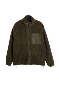 Chaqueta de forro polar color caqui con cuello alto, cierre frontal con cremallera y bolsillo en el pecho. Cuenta con dobladillo con cordón elástico y tejido texturizado para brindar calidez.