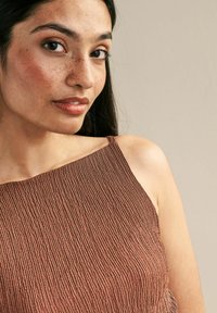Next TEXTURED  - Vabalt langev kleit - rust brown