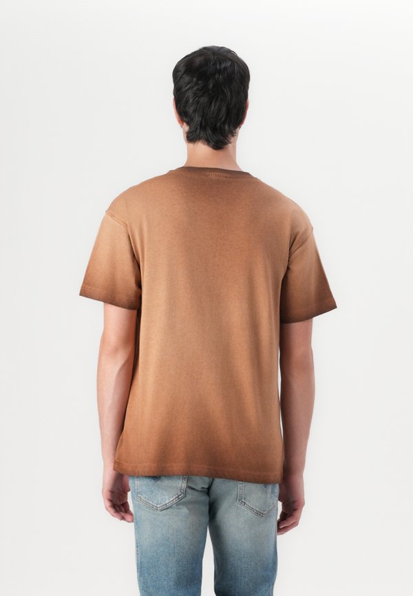 NORM - Print T-shirt3