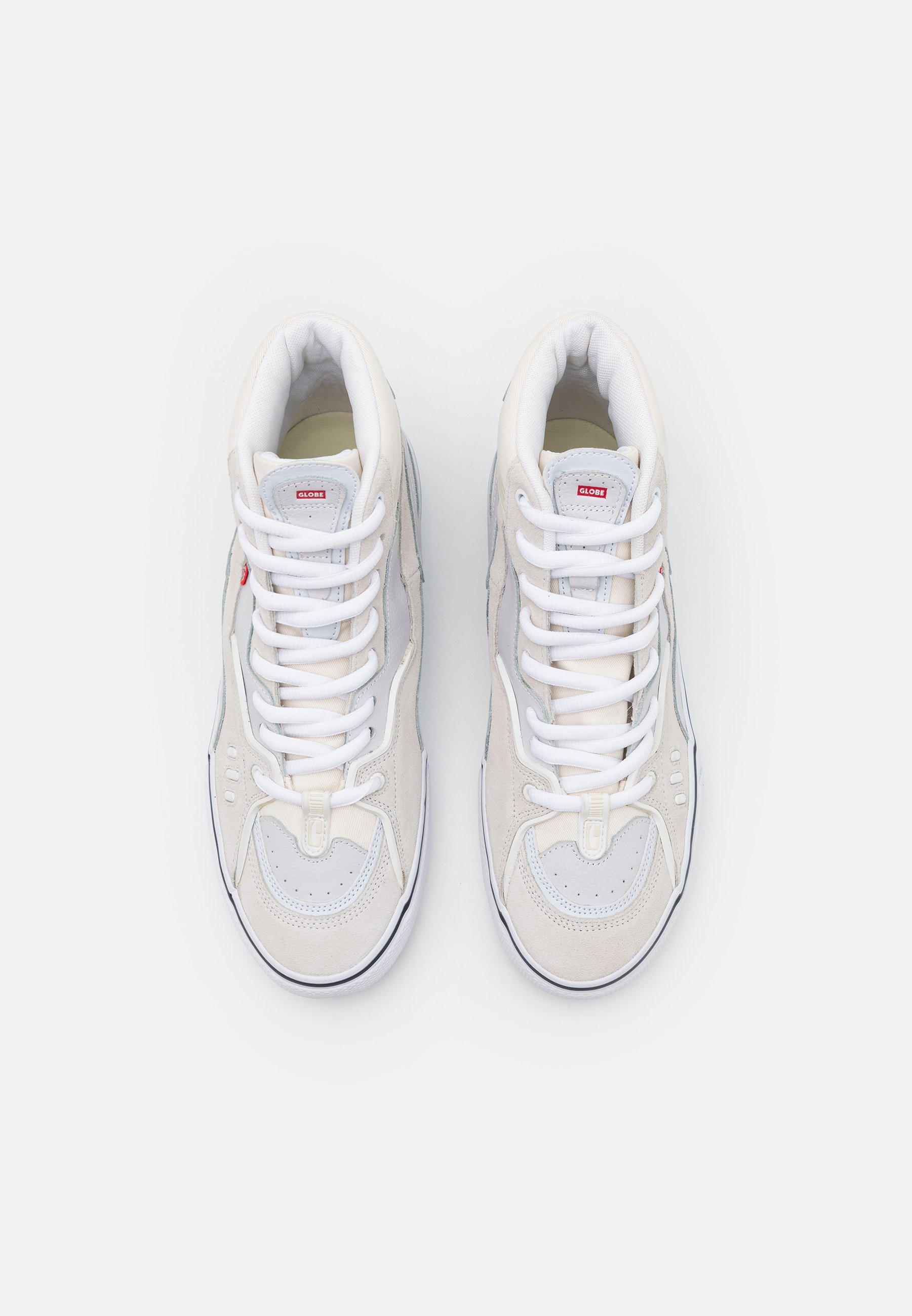 Baskets basses TILT Beige Homme | Baskets mode Globe | MMJActionnetwork