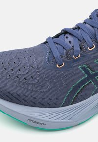 ASICS NOVABLAST 4 - Maanteejooksu jalatsid - thunder blue/blue expanse