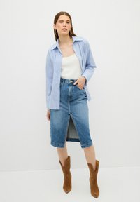 adL WITH FRONT SLIT - Falda vaquera - navy blue