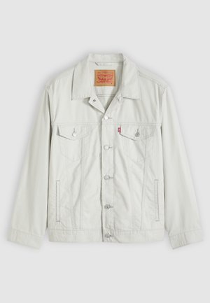 Svetlo siva denim jakna na gumbe s ovratnikom, sprednjima žepoma s poklopcem, stranskima žepoma in oznako logotipa Levi's na prsnem žepu.