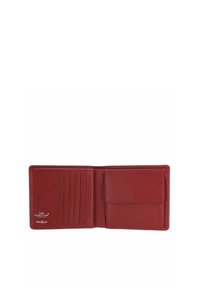 Portefeuille bifold en cuir rouge avec quatre emplacements pour cartes sur la gauche et une poche à rabat pour pièces sur la droite, présenté ouvert sur fond blanc.
