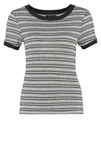 Černobíle pruhovaný krátký rukáv top s kulatým výstřihem, s texturovaným vzorem a kontrastním černým lemem na rukávech a límci.