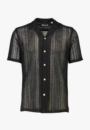 Sort kortærmet skjorte fremstillet af åbent strikket stof, med krave, knaplukning foran og en tekstureret, mønstret design.