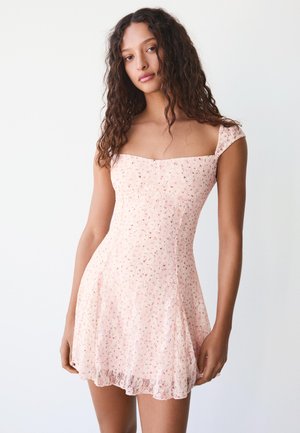 Bershka PRINT - Rochie de zi - light pink