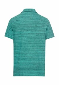 Turkusowa koszulka polo z krótkim rękawem, z teksturowanym, prążkowanym wzorem. Klasyczny kołnierzyk oraz prosty krój, wykonana z miękkiego materiału.