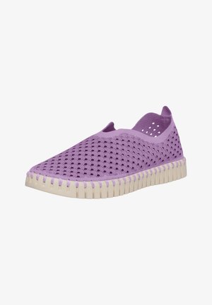 Scarpe slip-on viola realizzate in materiale testurizzato, con una tomaia decorata e una suola in gomma con un bordo a contrasto. Design perforato.