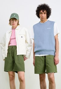 Service Works CHEF UNISEX - Σορτς - olive