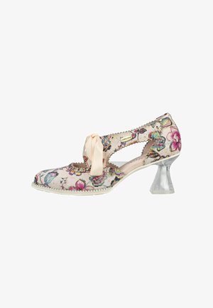 Mary Jane-sko med blomsterprint, en gennemsigtig kraftig hæl og et lyserødt bånd, der bindes over vristen.