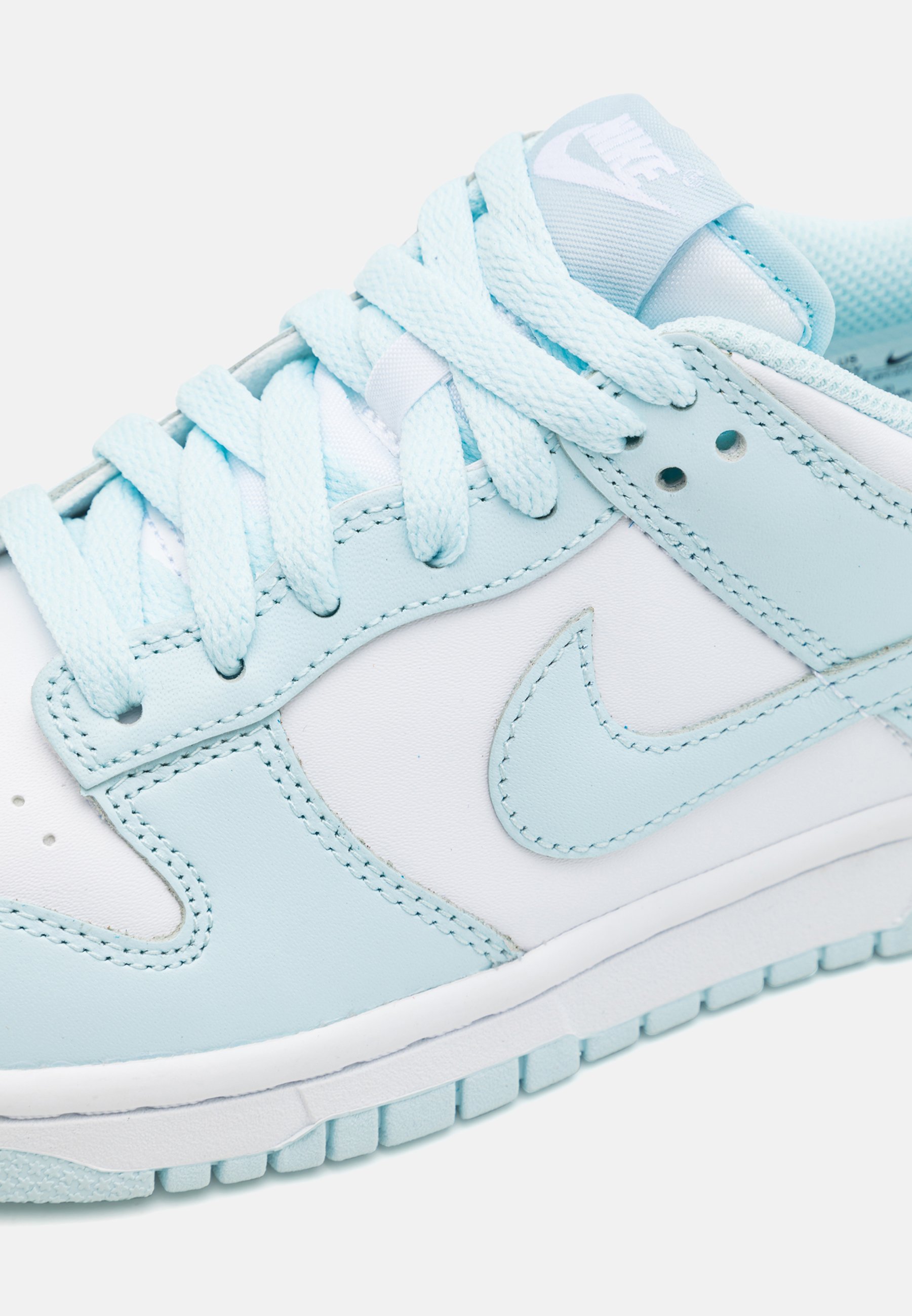 靴 Nike GS Dunk Low \"White/Glacier Blue\" Nike GS Dunk Low - White / Glacier Blue – Kith Europe