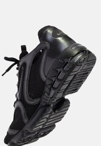 Thumbnail Image 10