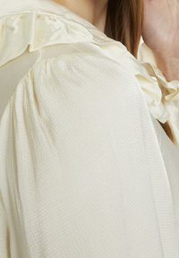 Karen by Simonsen Košilová halenka  - off-white