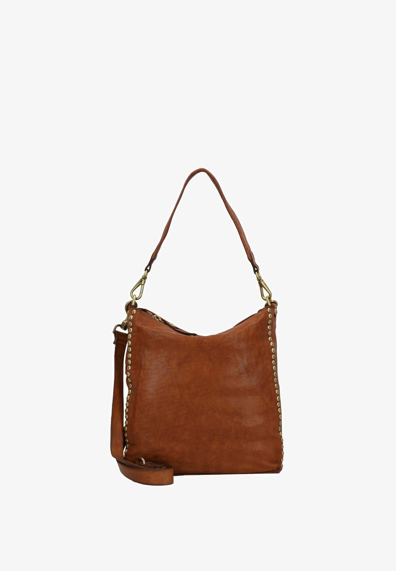 Sac à épaule en cuir marron avec une surface texturée, équipé d'une seule poignée arrondie, d'une sangle détachable et d'accents en métal doré.