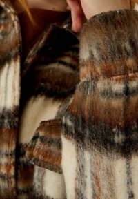 Stradivarius Abrigo clásico - brown