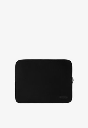 Schwarze Laptoptasche aus strapazierfähigem Material, mit glatter Textur, rechteckiger Form und einem Reißverschluss entlang der Kante, sowie einem kleinen Logo-Akzent.