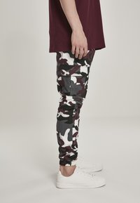 Urban Classics Kapsáče - wood camo
