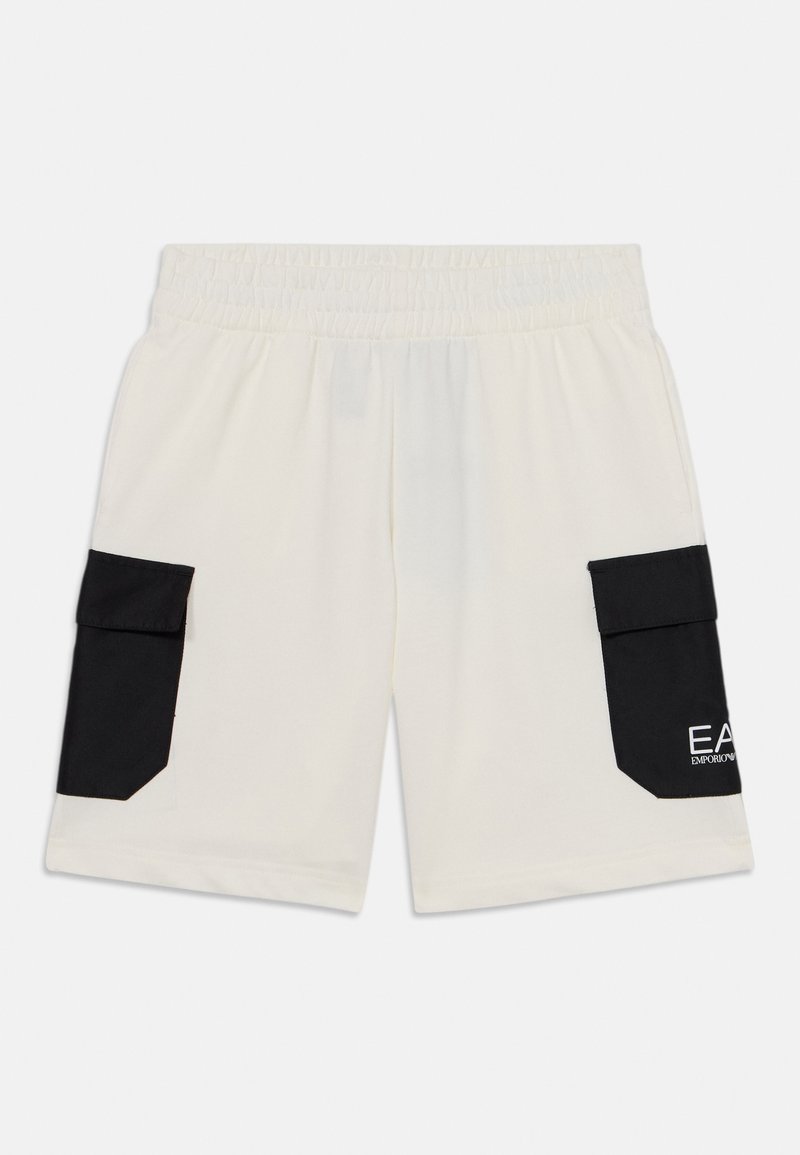 Pantaloni corti bianchi con vita elasticizzata, caratterizzati da due tasche nere sui lati. Il tessuto ha una texture liscia con dettagli del logo.