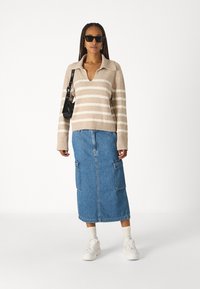 Abercrombie & Fitch DUKE TEXTURAL NOTCH NECK - Jersey de punto - cobblestone