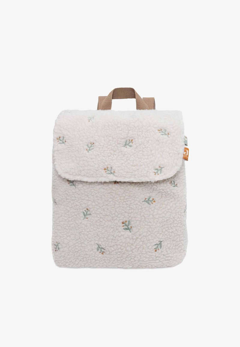 Sac à dos blanc et duveteux avec une surface texturée, orné de broderies florales éparpillées en vert et orange. Inclut une poignée supérieure et une fermeture à rabat.