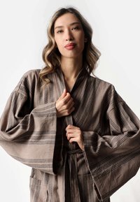 MAЯSIKØH KIMONO - Accappatoio - brown