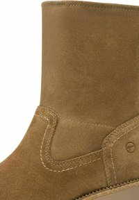 Tamaris Enkellaarsjes met plateauzool - cappuccino