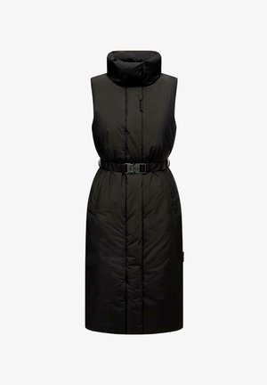 Cappotto smanicato imbottito nero con colletto alto, vita con cintura e dettagli di cuciture verticali. Texture liscia e lucida senza alcun motivo.