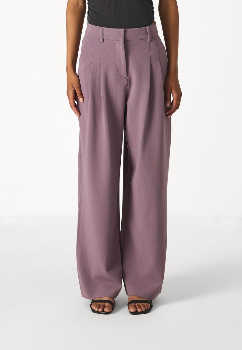 MSCH Copenhagen MIRABELLE MICHELLE PLEAT PANTS - Pantaloni - black plum