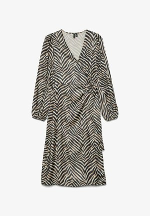 Beige ja musta seepra-kuvioitu kietaisumekko. Siinä on pitkät liehuvat hihat, vyötärö kiristettynä ja pehmeä, laskeutuva kangas.