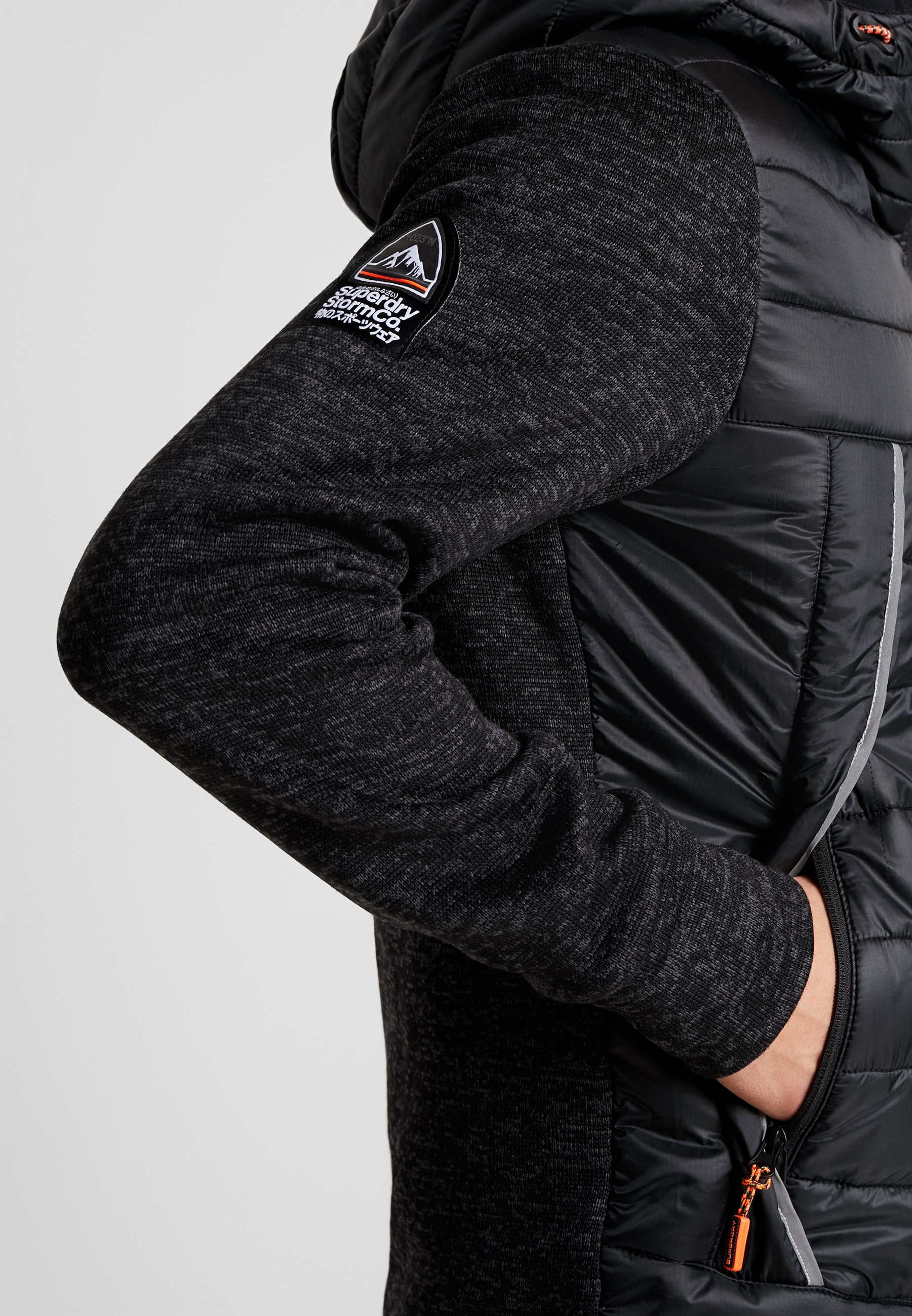 Superdry STORM FLASH HYBRID Lett jakke black heather Superdry STORM FLASH HYBRID Lett jakke black heather