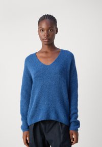 Mos Mosh THORA V-NECK - Jersey de punto - set sail