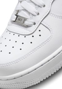 Nike Sportswear AIR FORCE 1 07 - Sneaker low - white