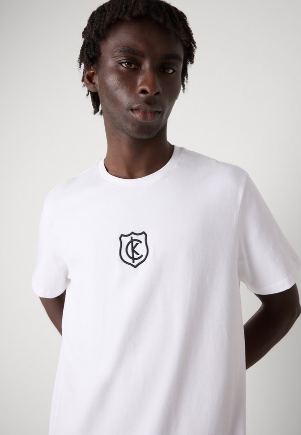 SHIELD TEE - Print T-shirt2